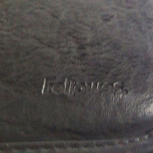 Fellowes portable CD case like new, capacity 24