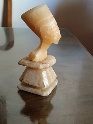 Nefertiti decorative bust used, alabaster