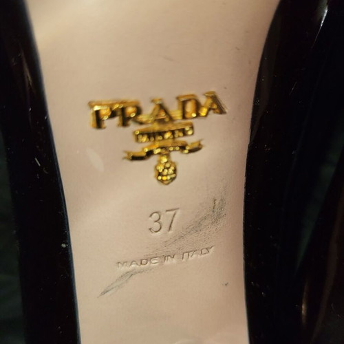 Prada Pumps No 37 Burgundy like new