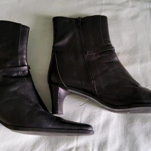 Boots used size 37 Made in Italia black with 5cm heel genuine leather
