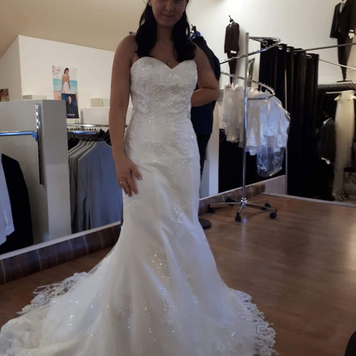 Wedding dress mermaid strapless new with train and beads