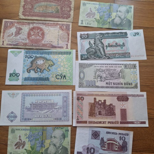Banknotes used, set of 37 from around the world