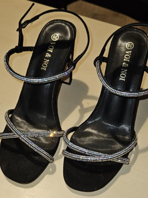 Πέδιλο Voi & Noi – Νούμερο 39 (στενό) – 30€