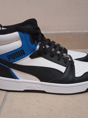 Puma women's athletic shoes size 40 like new