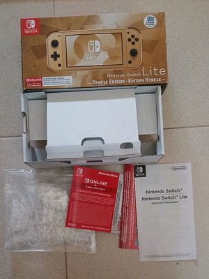 Nintendo Switch Lite Zelda box like new