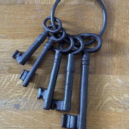 Keys of the Warden set of five, cast iron, vintage style, new