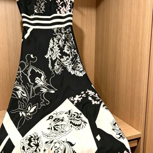 Satin maxi dress like new, black and white, size S