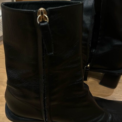 Zara black leather boots like new, size 39