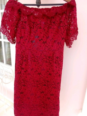 Women's lace dress new, size large, red