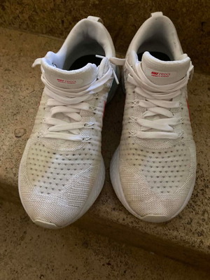 Nike React Flyknit sneakers size 44 like new, white