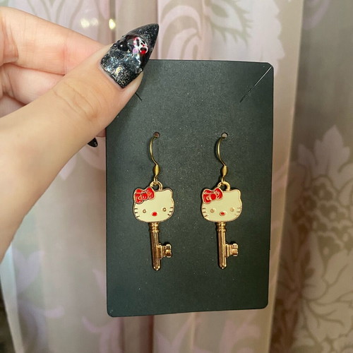 Hello Kitty key-shaped earrings new, gold tone