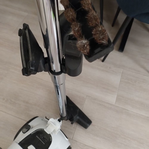Bosch BGS05A222 Vacuum Cleaner like new with washable filter and accessories