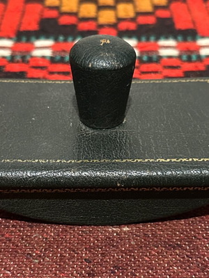 Vintage leather blotter used, dimensions 13.5x8cm