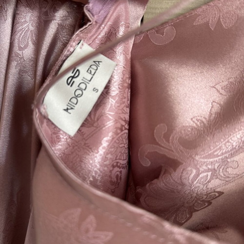 Nidodileda dress like new, pink with open back and leg slit