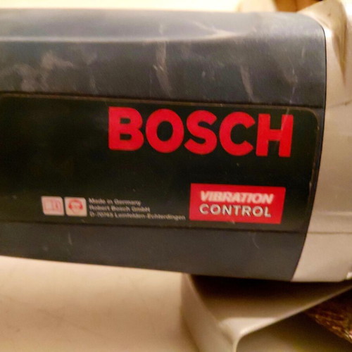 Bosch Professional 230mm Angle Grinder like new with tool bag