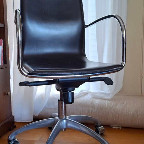 Enrico Pellizzoni office chair made of Italian leather like new
