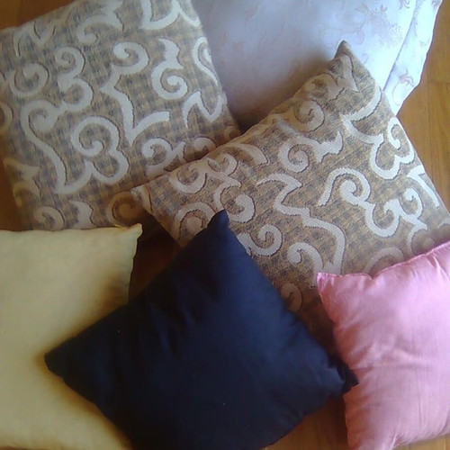 Pillows set of 6 like new