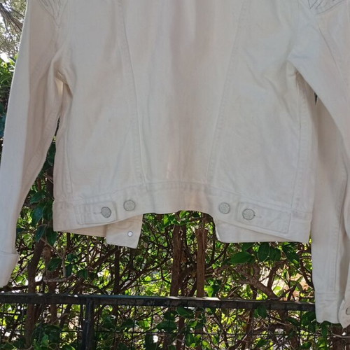 Levi's White Denim Jacket Like New With Embroidered Back Design