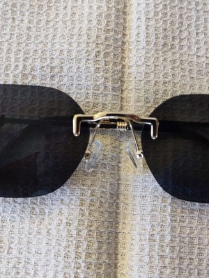 Solo-Solis NDL2897 sunglasses new with gold finish and black lenses