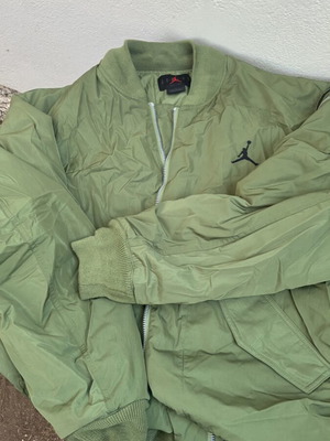 Jordan Essentials Men's Bomber Jacket like new, green, XL