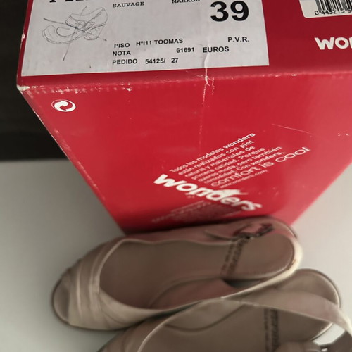 Wonders Leather Wedge Sandals like new, size 39, beige