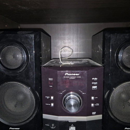 Pioneer stereo 2.0 X-MF3DVD-1 like new