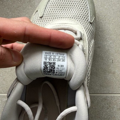 Adidas Ozelle Cloudfoam brand new, size 45, beige sneakers