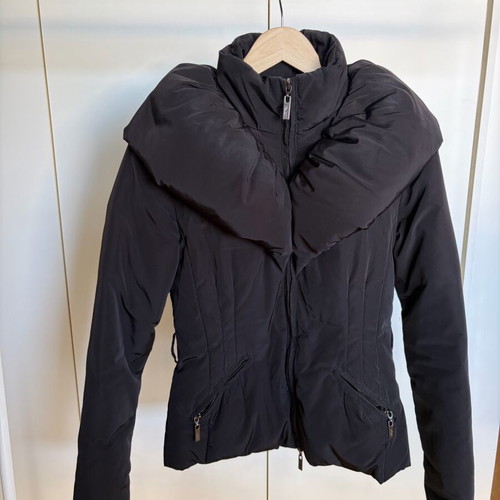 Relish women's black jacket size S like new with large collar and belt
