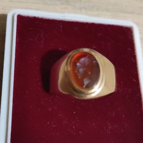 Gold ring 9K with carved cameo stone, like new
