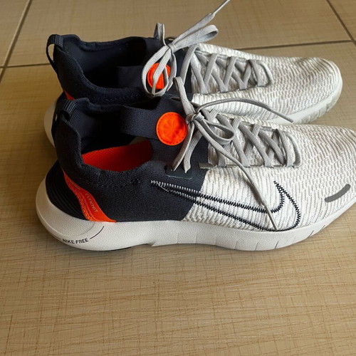 Nike Free RN by You 44 like new, white and blue athletic shoes