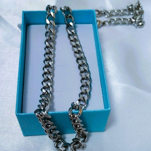 Steel chain 55 cm length and 5mm link width new silver