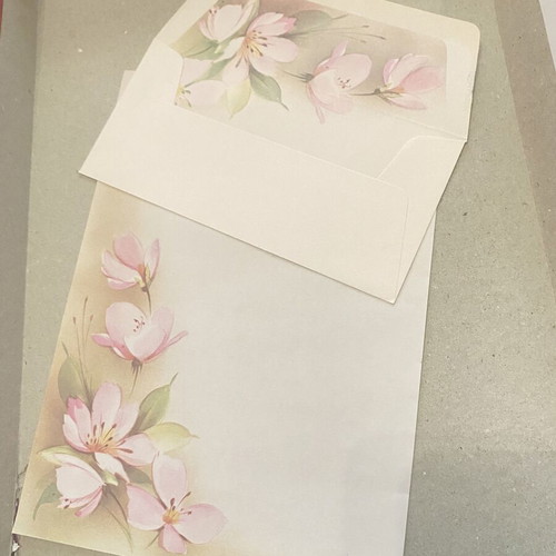 Vintage letter writing set in good condition