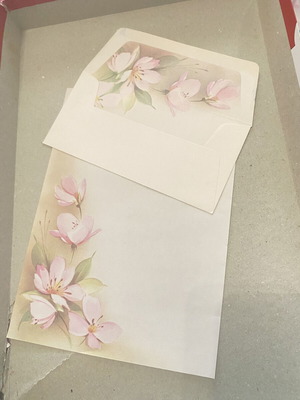 Vintage letter writing set in good condition