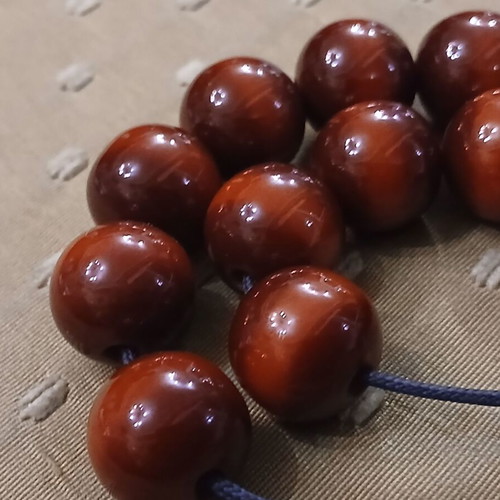 Bakelite Komboloi worry beads used, 33 beads, 1990s Syria