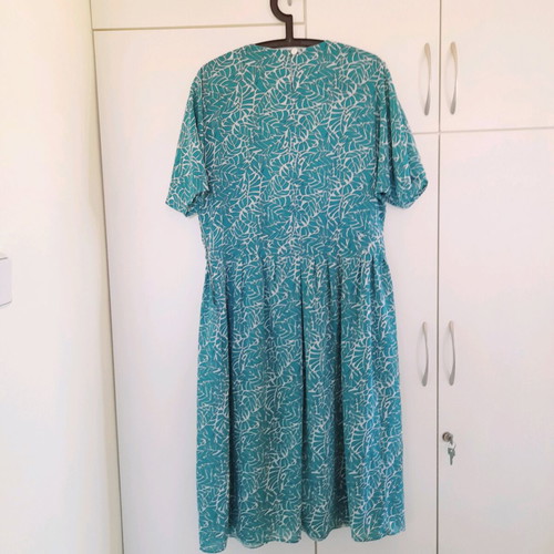 Dress boutique turquoise and white midi length like new