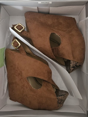 Migato brown suede platform sandals size 37, like new