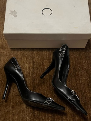 Casadei black leather pumps like new with silver zipper size 36