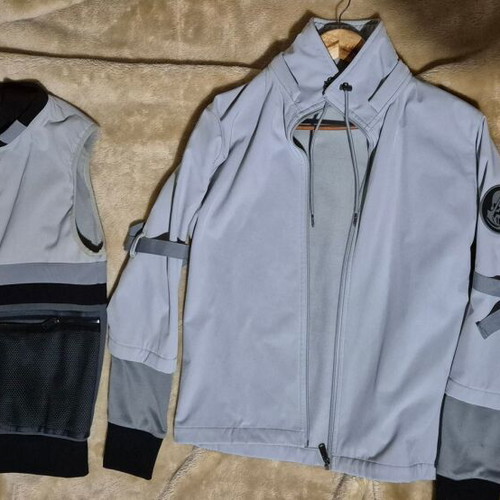Assassin's Creed jacket collectible like new, size medium, gray and black