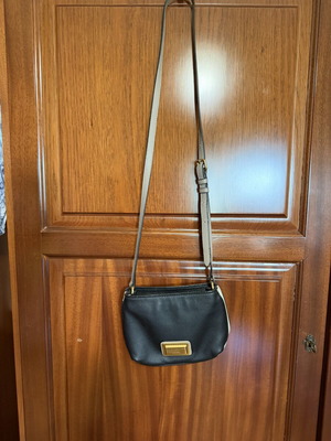Τσαντάκι ώμου Marc by Marc Jacobs σαν καινούργιο, ασπρόμαυρο συνθετικό δέρμα