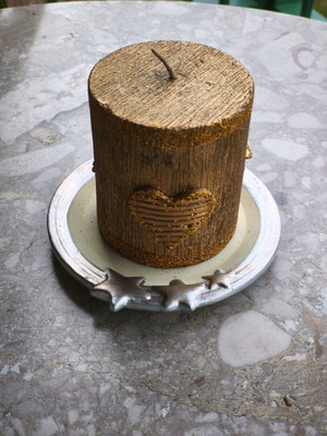 Christmas candle with plate like new