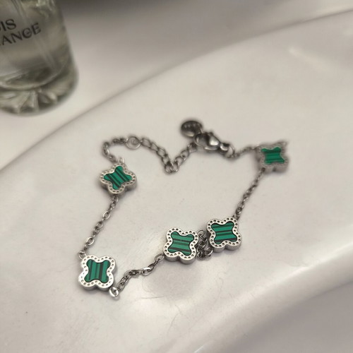 Flower earrings and bracelet set stainless steel used