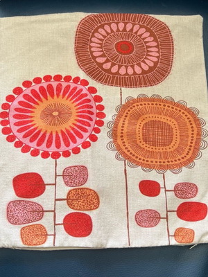 Cushion cover used 45x45 with red pink flower design