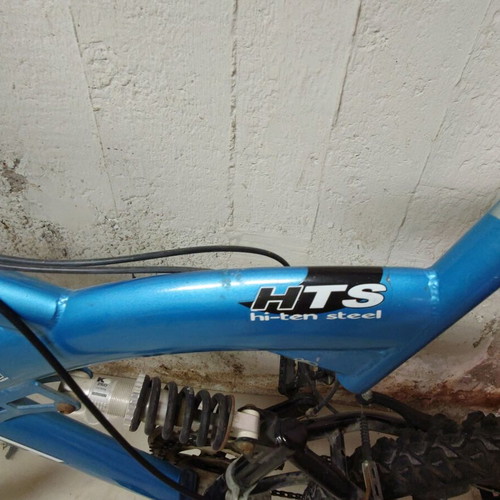 Everest Yeti 26" mountain bike used, blue, 18 speeds, rear suspension