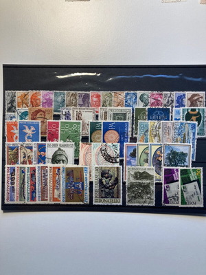 Italy 16 complete used sealed stamp sets