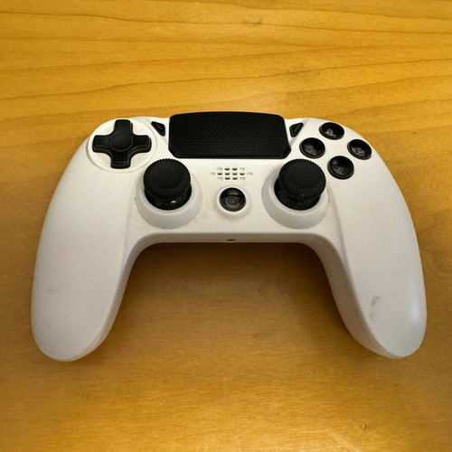 PS4 controller functional, missing R2 button, battery very good
