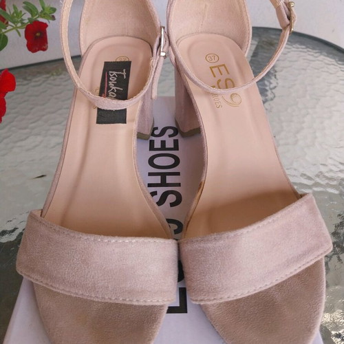 Tsoukalas Shoes pink sandals like new, size 37, low heel