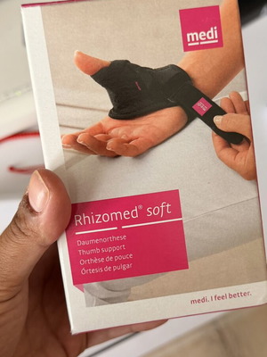 Thumb and wrist brace like new, size S