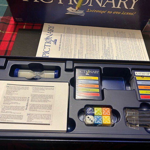 Pictionary board game 2002 like new