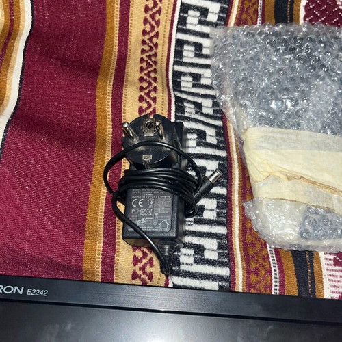 LG Flatron E2242C monitor used for parts with power supply