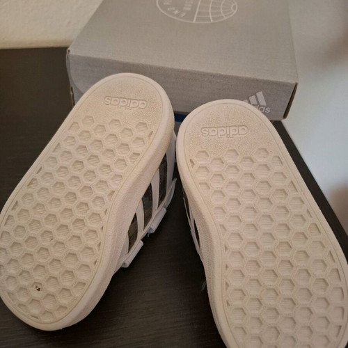 Adidas No20 sneakers like new